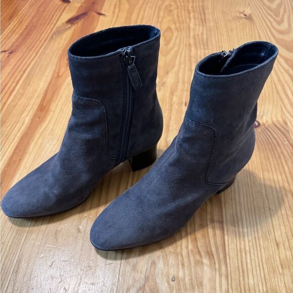 Aquatalia Fortuna Suede Leather Heeled Ankle Boot Gray Women's SIZE 7 - Picture 3 of 10